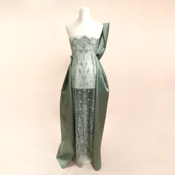 Tessuto Tulle ricamato abbinato a Tessuto Mikado in tinta unita verde salvia