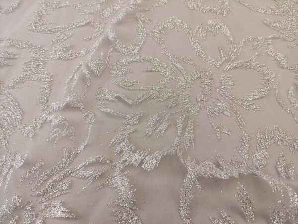 Tessuto Tulle mano seta con Glitter motivo floreale bianco seta - argento