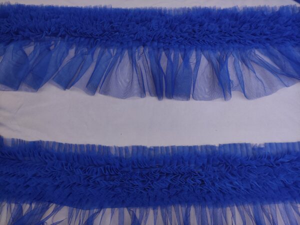Tessuto Tulle mano seta con balze 3D in tulle blu elettrico
