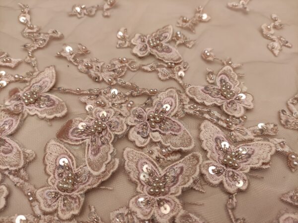 Tessuto tulle mano seta ricamato con farfalle -  con paillettes -  con perle rosa cipria