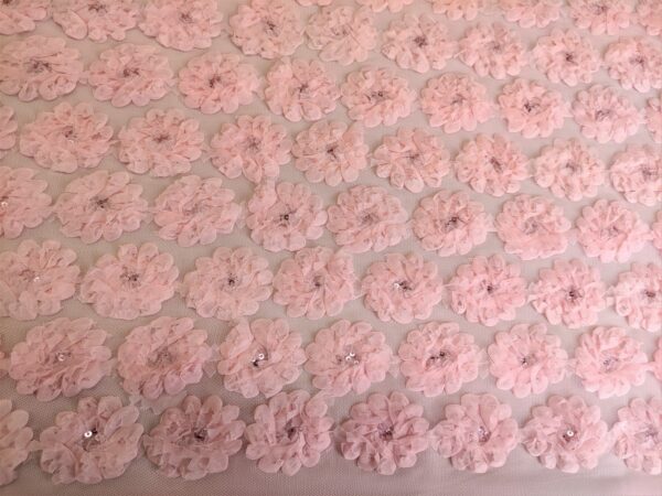 Tessuto Tulle mano seta ricamato con fiori in tulle 3D rosa pastello