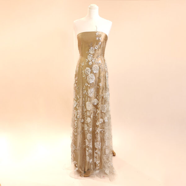 Tessuto tulle - pizzo mano seta ricamato con paillettes motivo floreale bianco seta