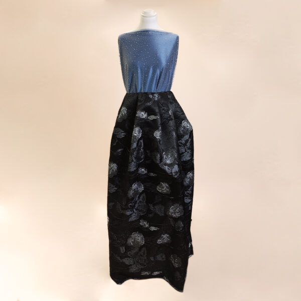 Tessuto tulle mano seta ricamato con paillettes celeste