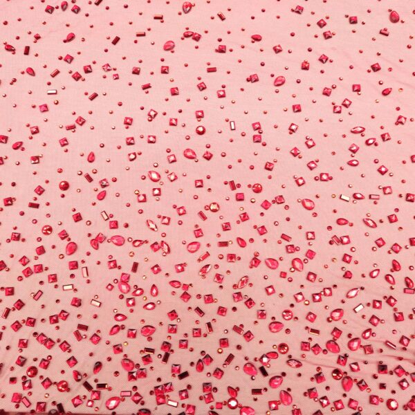 Tessuto Tulle mano seta ricamato con pietre motivo degradè rosso