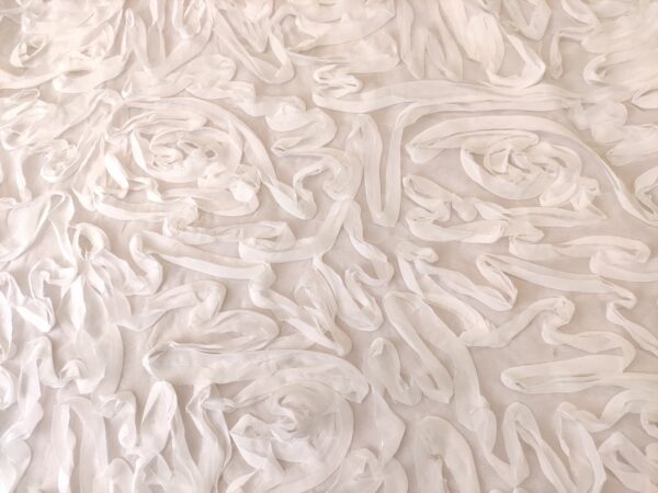 Tessuto Tulle mano seta ricamato motivo astratto bianco seta