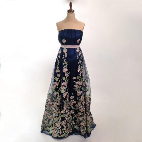 Tessuto Tulle mano seta ricamato abbinato a Tessuto Duchesse elasticizzato tinta unita