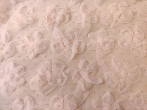 Tessuto Tulle mano seta ricamato con fiori in 3D  motivo pois rosa chiaro
