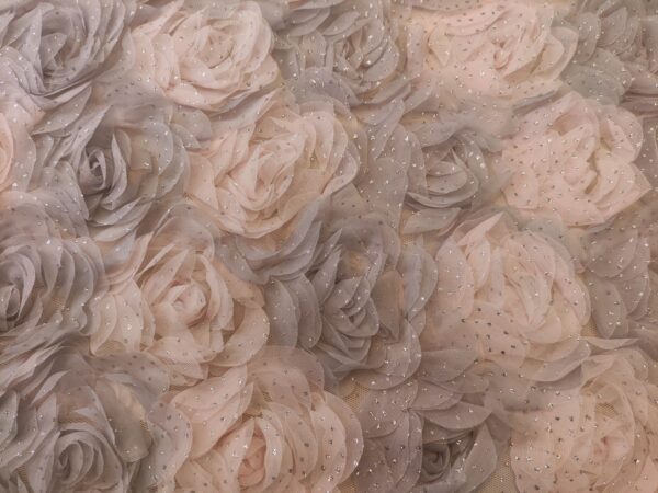Tessuto Tulle mano seta ricamato con fiori in 3D con glitter rosa - grigio