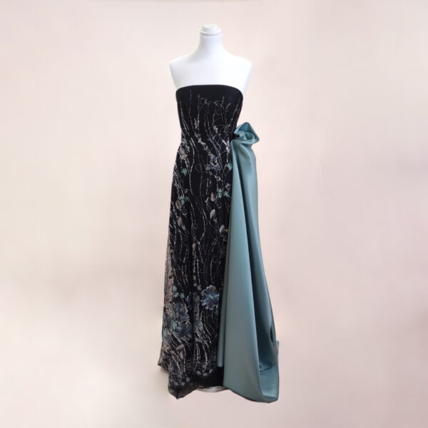 Tessuto Tulle - pizzo mano seta ricamato con paillettes motivo floreale nero - salvia - oro