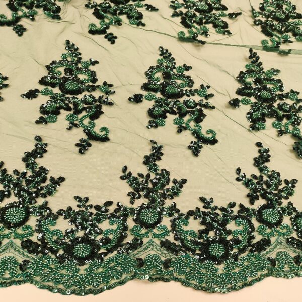 Tessuto Tulle mano seta doppio smerlo ricamato con paillettes e con perline motivo floreale verde bottiglia