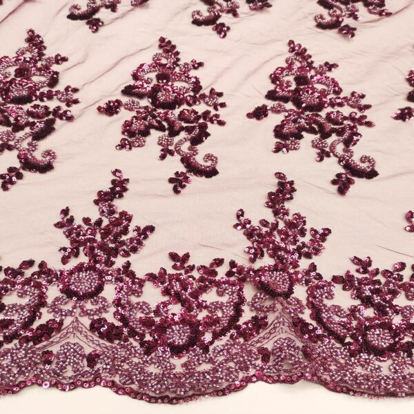 Tessuto Tulle mano seta doppio smerlo ricamato con paillettes e con perline motivo floreale vinaccio