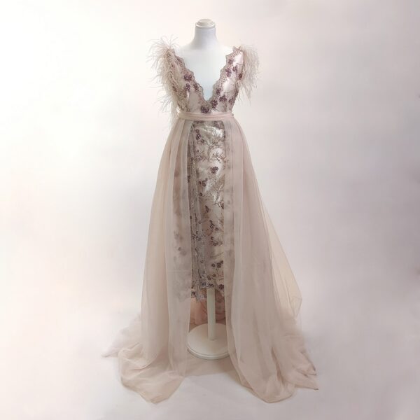 Tessuto tulle mano seta ricamato con pietre - con perle  motivo floreale rosa chiaro - rosa scuro abbinato a Tulle mano seta