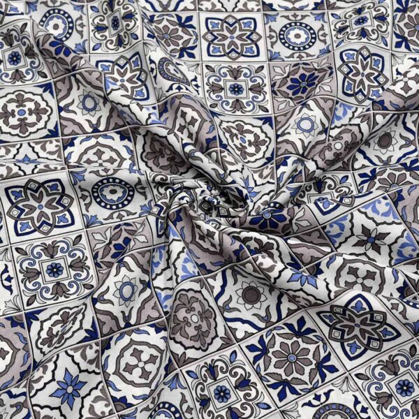 Tessuto Misto Cotone per arredamento a fantasia motivo geometrico blu - grigio - bianco