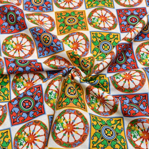 Tessuto Misto Cotone per arredamento a fantasia motivo geometrico - rosso - giallo - verde