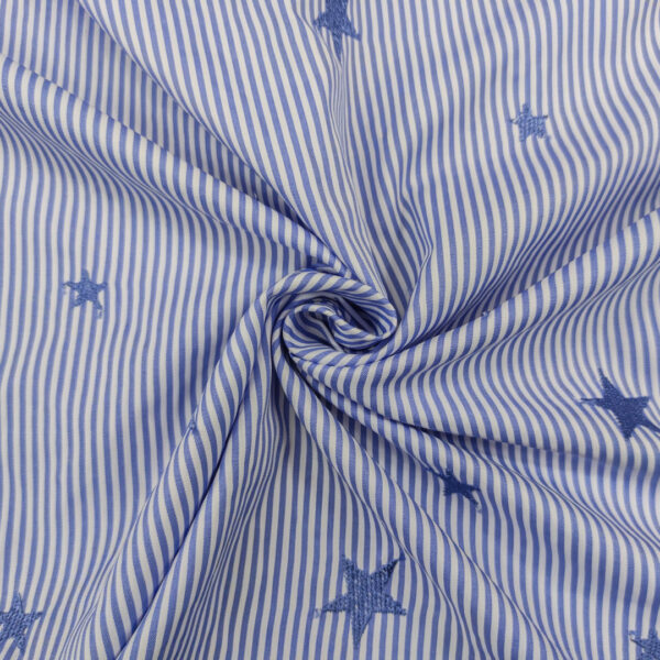 Tessuto cotone leggero ricamato motivo rigato celeste - bianco