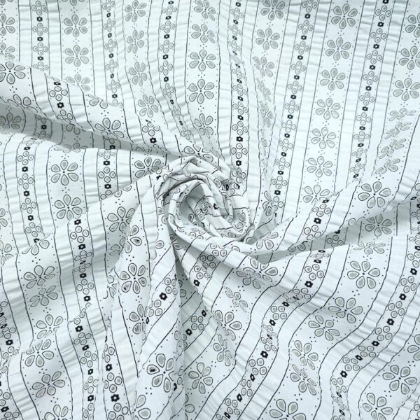 Tessuto cotone leggero ricamato motivo floreale bianco - nero