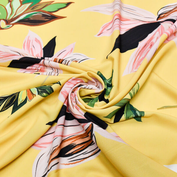 Tessuto Crepe a fantasia motivo floreale giallo - rosa - verde