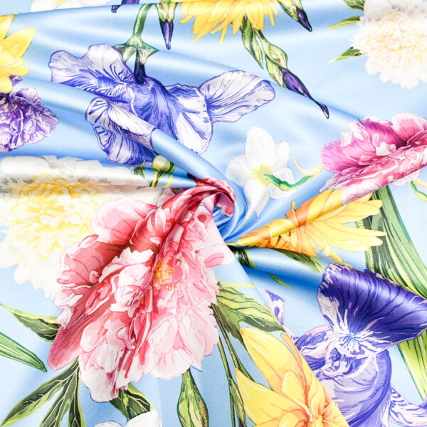Tessuto Duchesse a fantasia motivo floreale azzurro - rosa - giallo