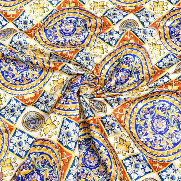 Tessuto Duchesse a fantasia motivo floreale barocco giallo - blu elettrico - rosso