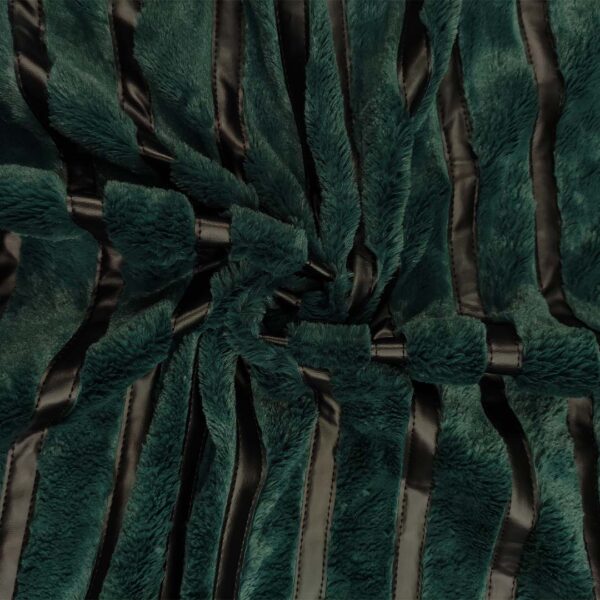 Tessuto Eco Pelliccia lavorato con ecopelle motivo rigato verde bottiglia - nero