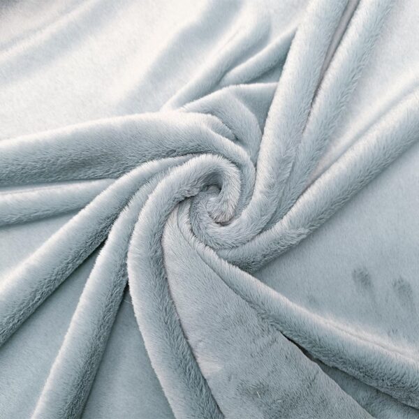 Tessuto Eco Pelliccia Castorino tinta unita celeste polvere