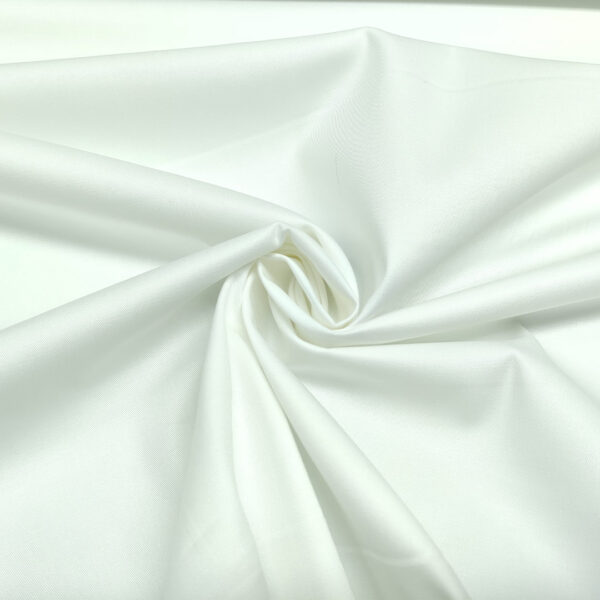 Tessuto Gabardine di cotone tinta unita bianco