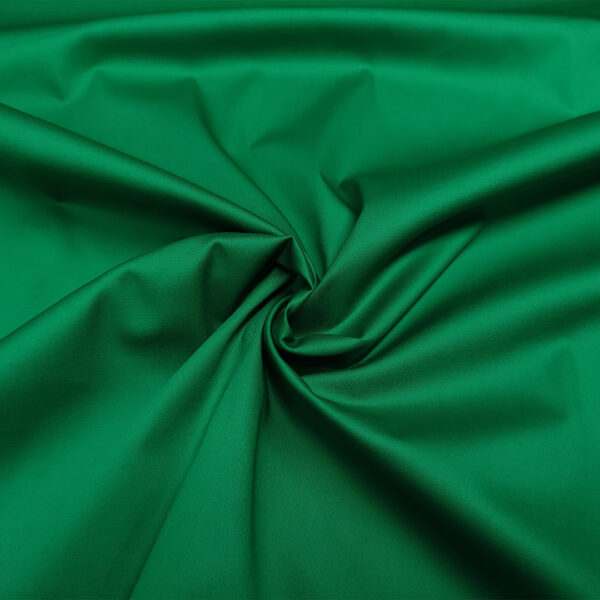 Tessuto Gabardine di cotone tinta unita verde prato