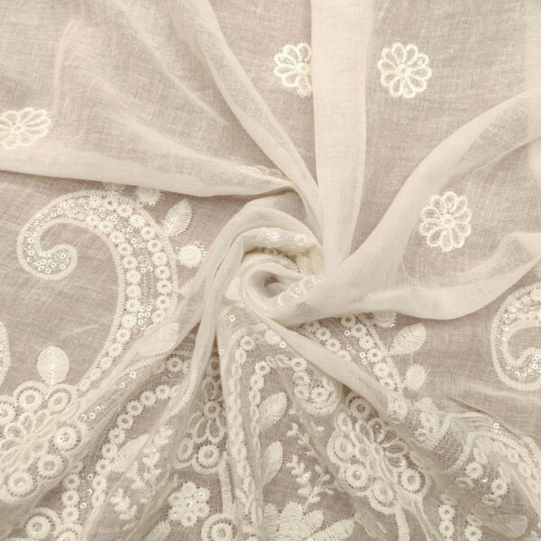 Tessuto Garza di lino ricamato con paillettes motivo floreale bianco seta