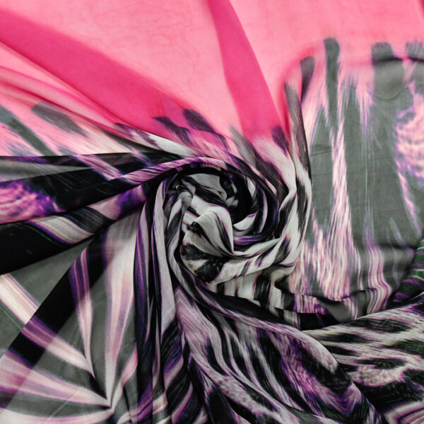 Tessuto Georgette a fantasia motivo animalier fucsia - nero
