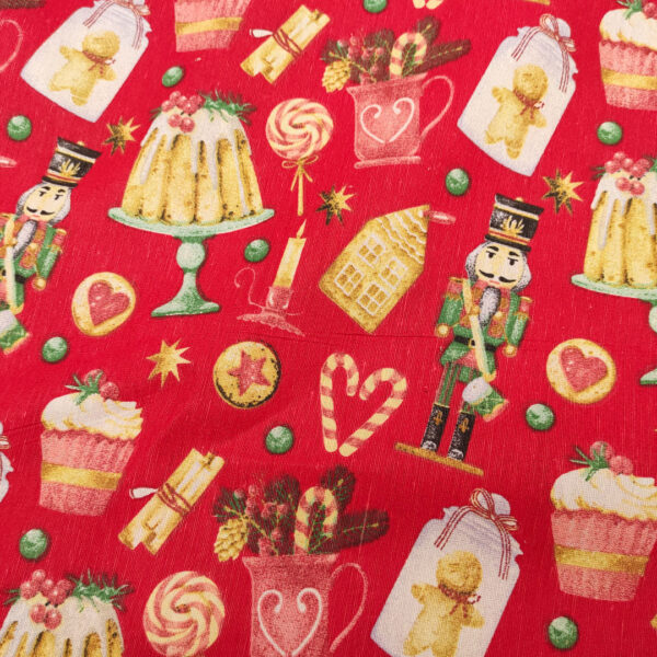 Tessuto Misto Cotone decorativo natalizio motivo schiaccianoci e biscotti rosso - verde - giallo