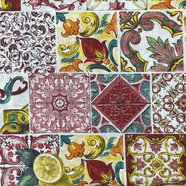 Tessuto Misto Cotone per arredo a fantasia motivo maiolica bordeaux - giallo - verde