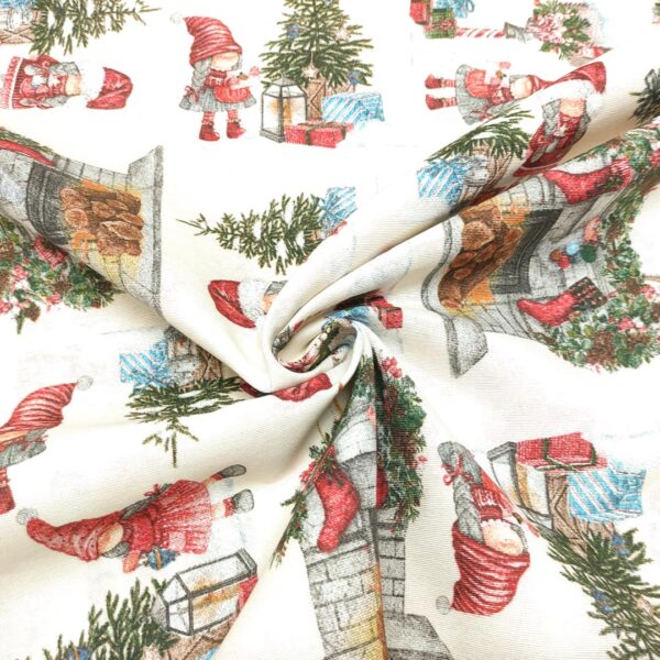 Tessuto Misto Cotone per arredo natalizio a fantasia con bamboline rosso - beige - verde