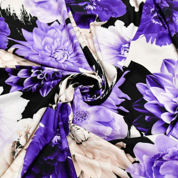 Tessuto Misto Viscosa a fantasia motivo viola - nero