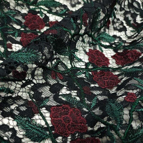 Tessuto Pizzo ricamato motivo floreale rosso - verde - nero
