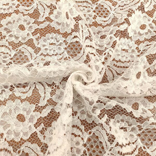Tessuto pizzo rebrodè doppio smerlo motivo floreale bianco seta