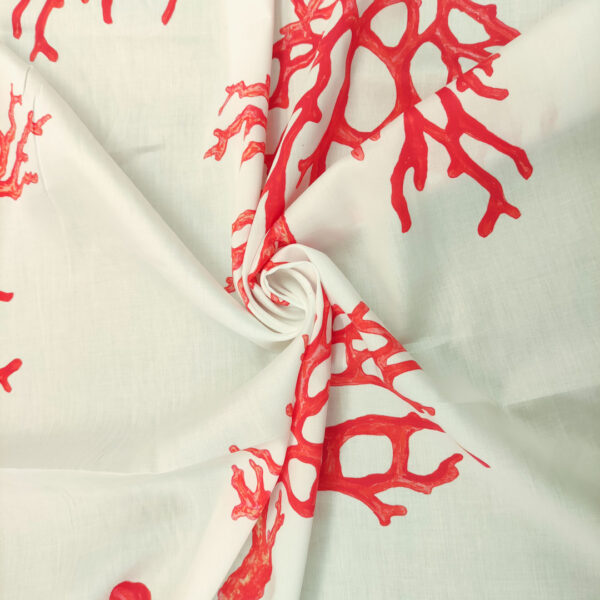 Tessuto Popeline di cotone a fantasia motivo astratto bianco - rosso corallo