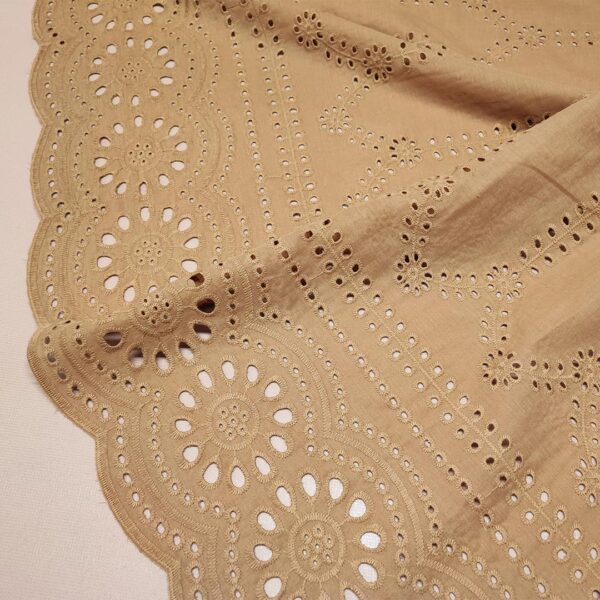 Tessuto Sangallo tinta unita motivo astratto tabacco