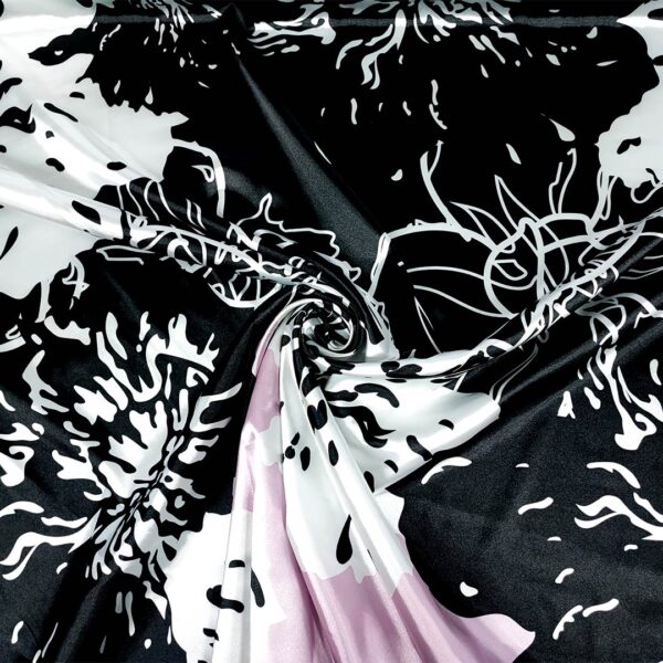 Tessuto Satin elasticizzato a fantasia motivo floreale nero - bianco - rosa