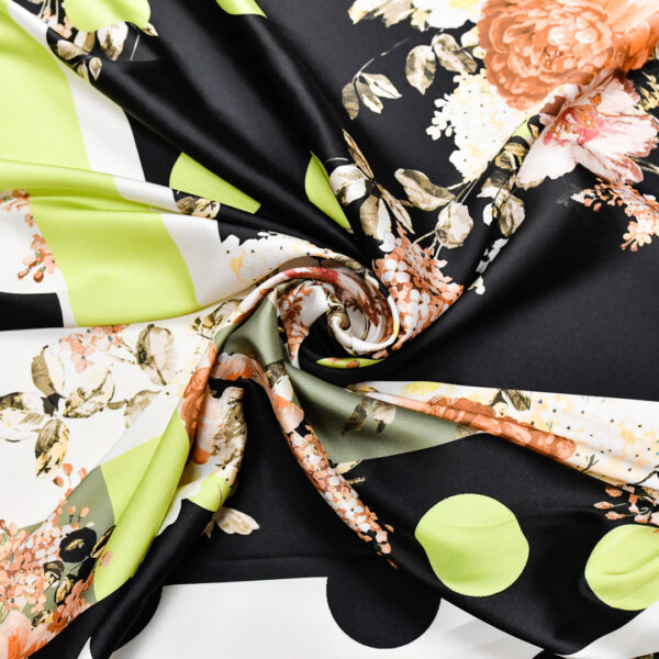 Tessuto Satin a fantasia motivo floreale nero - mela - rosa