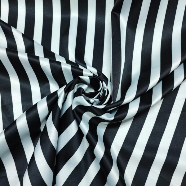 Tessuto Satin a fantasia motivo rigato bianco - nero