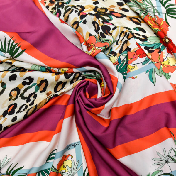 Tessuto Satin a fantasia motivo astratto vinaccio - rosso - verde