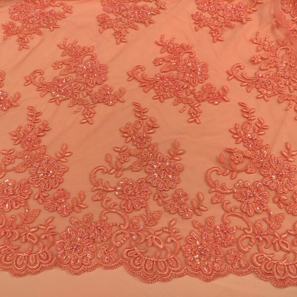 Tessuto Tulle - pizzo mano seta ricamato con pietre e con perle motivo floreale albicocca
