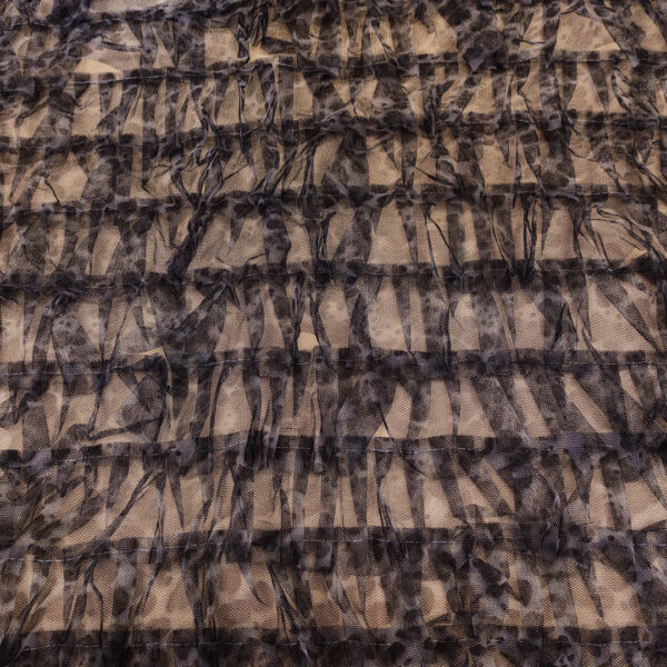 Tessuto Tulle mano seta con balze 3D in tulle motivo animalier nero - grigio