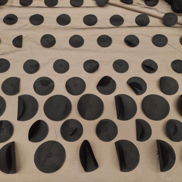 Tessuto Tulle - pizzo mano seta ricamato con cerchi in 3D nero