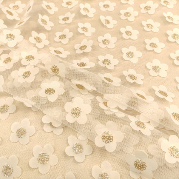 Tessuto Tulle mano seta ricamato con fiori in 3D bianco - oro