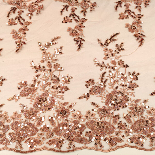 Tessuto Tulle mano seta ricamato con perline e paillettes motivo floreale bronzo