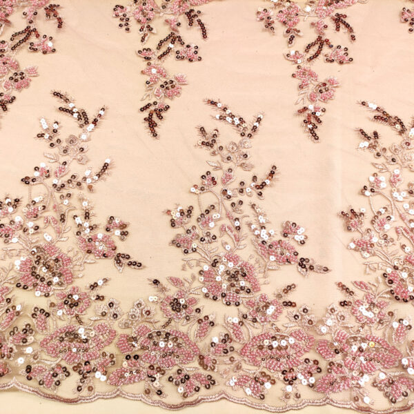 Tessuto Tulle mano seta ricamato con perline e paillettes motivo floreale rosa antico