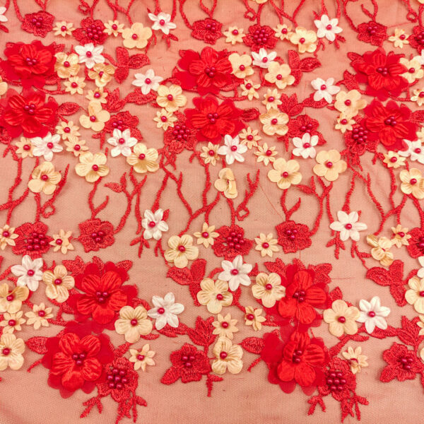 Tessuto Tulle mano seta ricamato con fiori in 3D e con perle rosso - beige - bianco