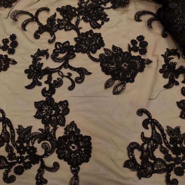 Tessuto Tulle - pizzo mano seta ricamato con pietre motivo floreale nero
