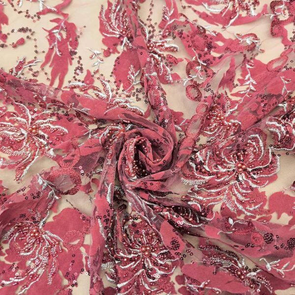 Tessuto Tulle ricamato devorè con pietre e con perle motivo floreale rosso bordeaux